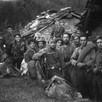 Fig. 8 Settembre 1944, partigiani in val Chisone [Archivio famiglia Serafino]