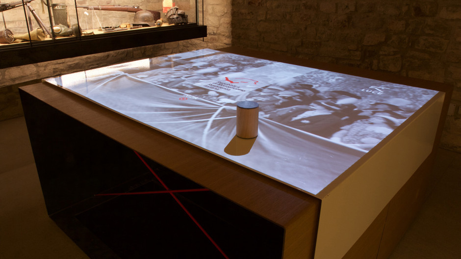 Museo della Repubblica di Montefiorino, allestimento del 2015: il tavolo multimediale