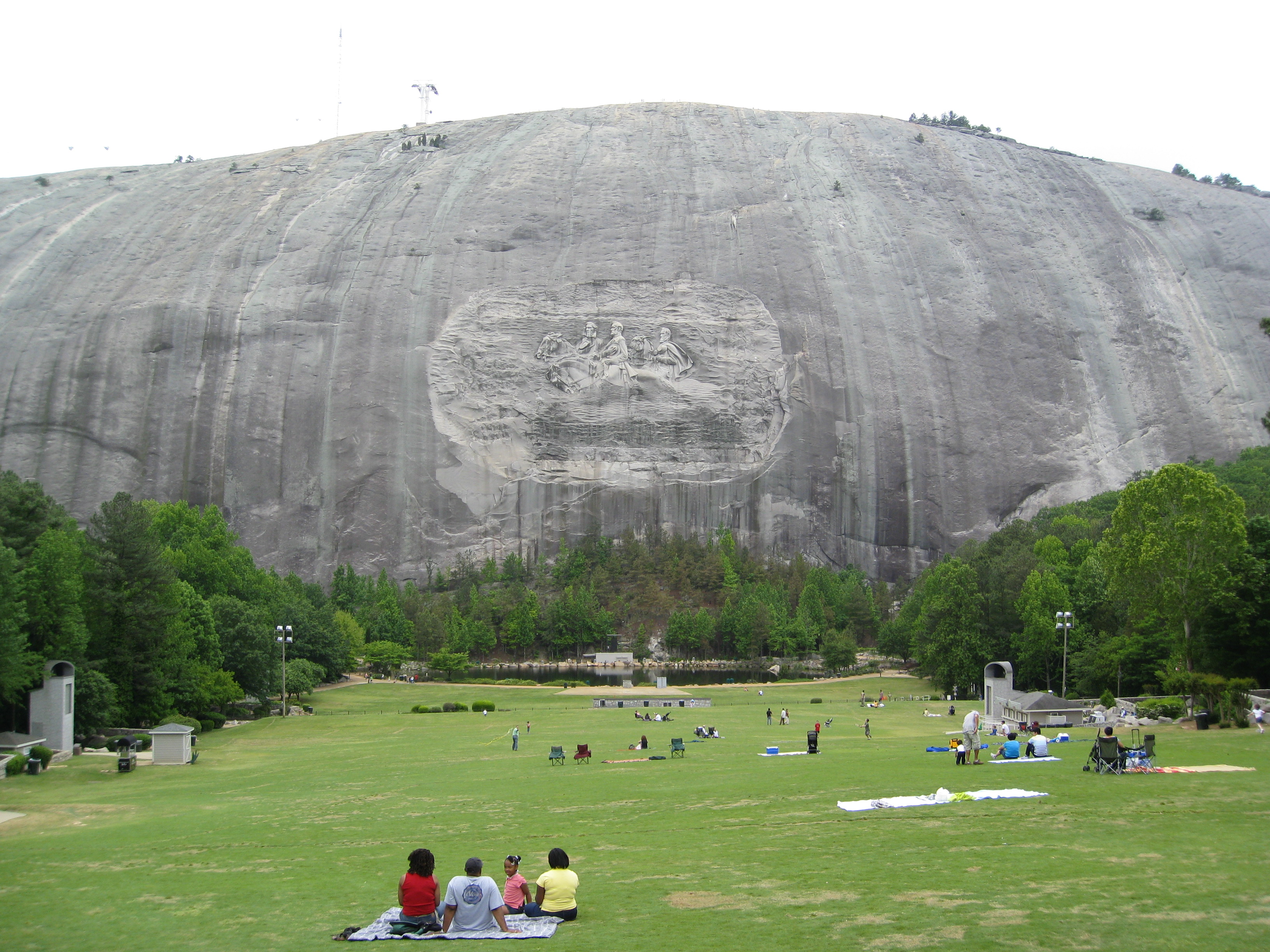 Fig. 4. Monumento confederato a Stone Mountain, Georgia, 2009 [foto Chris Younker - CC-BY-SA 2.0].