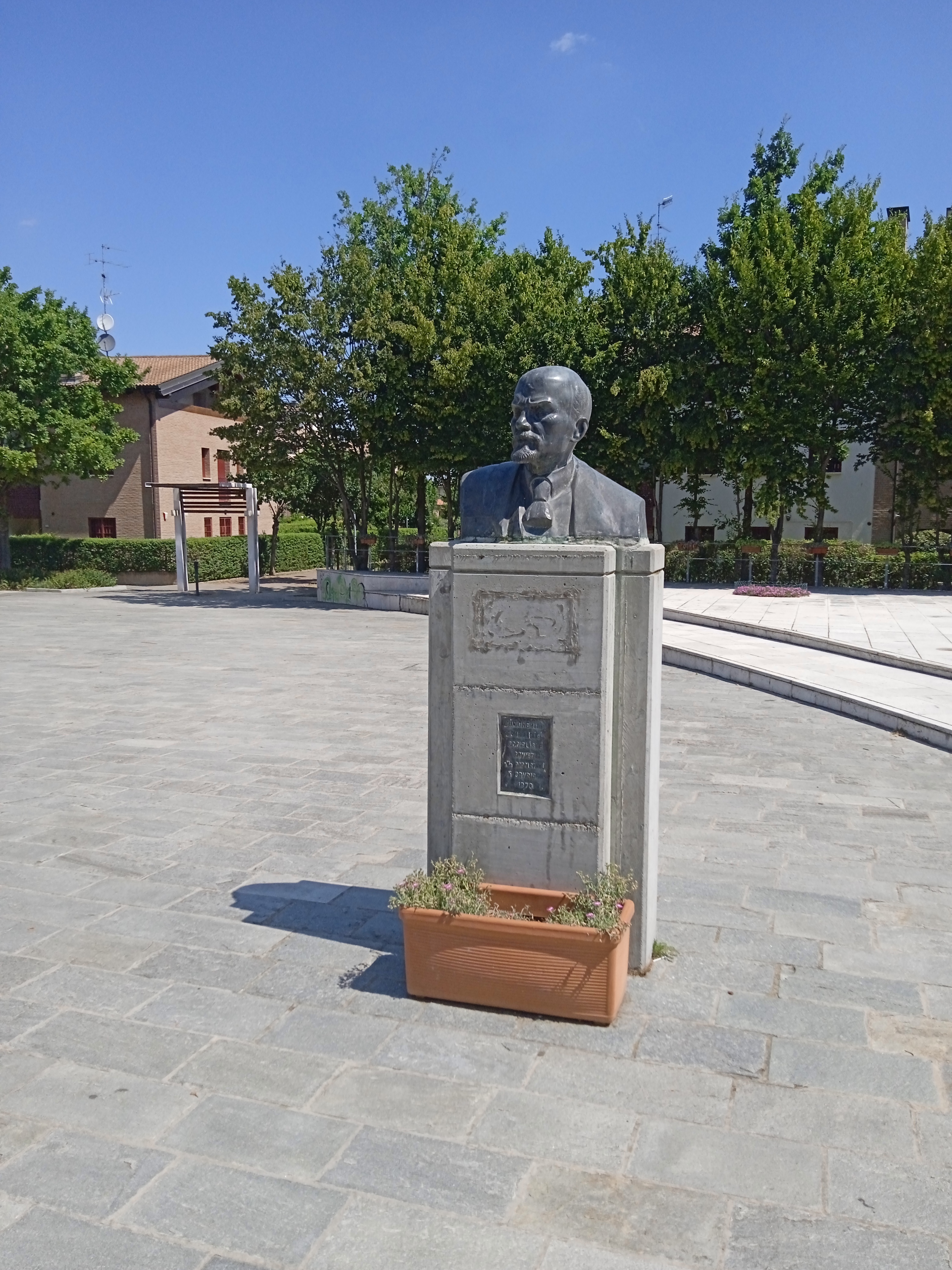 Fig. 11. Il busto di Lenin nel 2022 [Archivio privato Mirco Carrattieri].